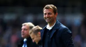 Астън Вила уволни треньора