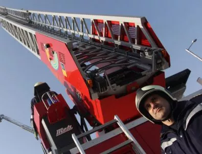 Кметът на Ловеч отличи 11 пожарникари за професионалния им празник