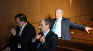 10 години затвор, и не само, заплашват Александър Томов