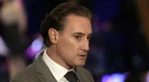 {{ otherArticle[0].article.title }}