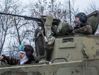 Руски танкове продължават да влизат в Украйна, украинската армия мобилизирана на 80%