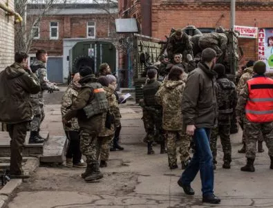 Украински силоваци обстрелваха летището в Донецк