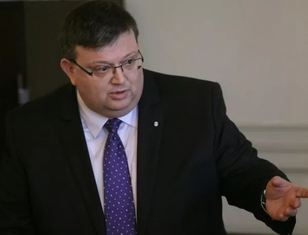 Цацаров прехвърля отговорността за спирането на сделки на финансовия министър