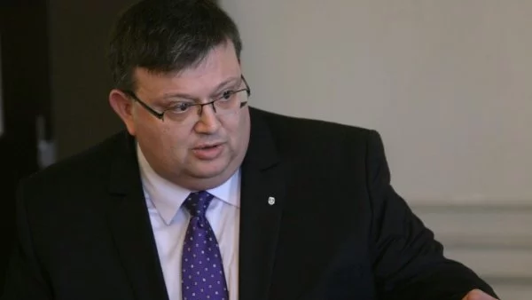 4-ма депутати искат парламентът да реши да изслуша Цацаров за КТБ