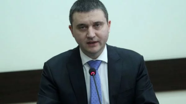 Горанов: Спокойно, банките у нас с гръцки собственици са малко