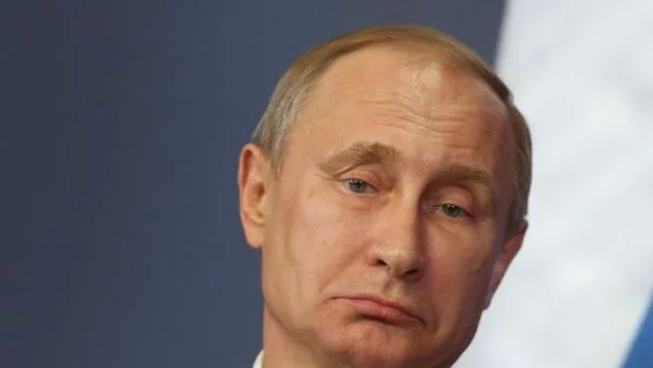 Цар Путин и неговото кафкианско шоу