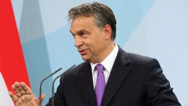 Юнкер посрещна Орбан със "Здравей, диктаторе"