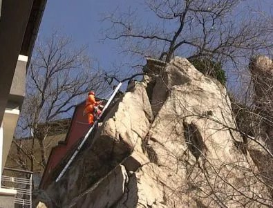 Укрепват рухналата стена на тепето в Пловдив