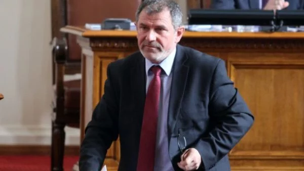 Обида е да се дава наградата "Стефан Стамболов" на Доган – за втори път убихме Стамболов