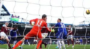 ВИДЕО: Бърнли изпусна Челси, но върна интригата за титлата в Англия