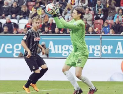 Невероятно ВИДЕО: Вратар реши сблъсък в Германия с гол от игра! 