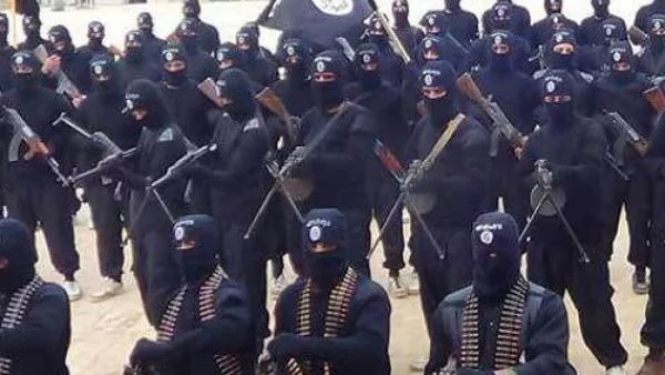 "Ислямска държава" раздава щедри социални помощи на "поданиците" си