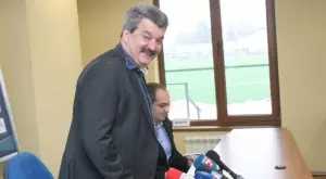 Тодор Батков отправи призив към Васил Божков и обяви колко точно акции на Левски притежава