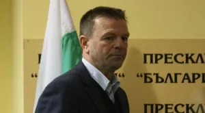 Стойчо Младенов бе избран за треньор №1 в Казахстан