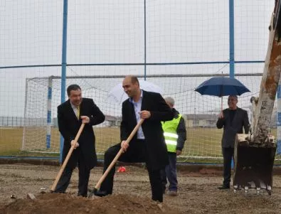 Кметът на Несебър и кметът на Обзор направиха първа копка на два проекта с местно значение
