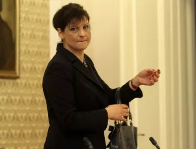 Дариткова: Не може здравният министър да определя заплатите на медицинските сестри