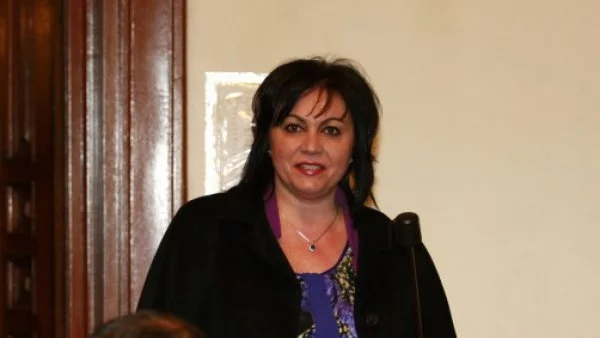Корнелия Нинова: Рано е да говорим за президентските избори