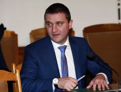 Горанов не се спира, иска нов данък за бизнеса по линията 