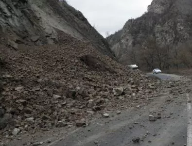 Държавата ще поеме ремонта на пътя в кв. Горни воден в Асеновград