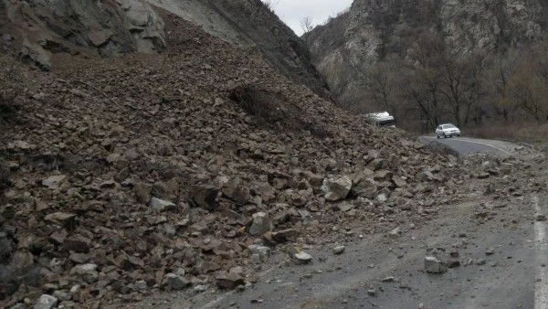 Държавата ще поеме ремонта на пътя в кв. Горни воден в Асеновград