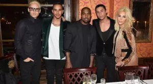 СНИМКИ: Хамилтън разпусна с шоумени и манекенки в Париж