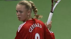 Каролин Вожнячки: Винаги настръхвам от "You’ll never walk alone"