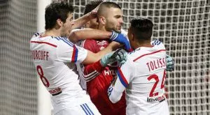 Лион запазва шансове за титлата след епично голово зрелище 