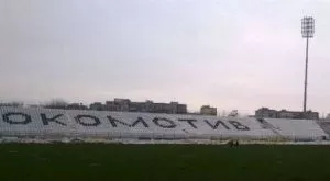 Локо Пд чака боса да се прибере от чужбина, за да подпише