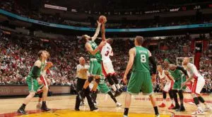 Уейд не успя да спаси Маями, Бостън с ценна победа