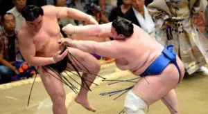 Аоияма почва срещу китаец на турнира в Токио