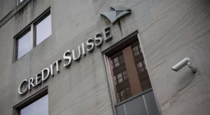 Данъчни влязоха в офиси на Credit Suisse