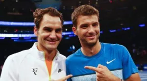 {{ otherArticle[0].article.title }}