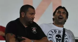 {{ otherArticle[0].article.title }}