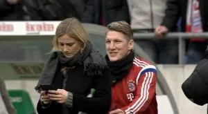 ВИДЕО: Дяволит Швайни изкара акъла на сътрудничка в Байерн