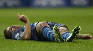 ВИДЕО: Вратар прати свой съотборник първо в нокаут, после в болница