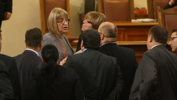 "Министър Синтаксис" направи скандал в парламента заради Сърница