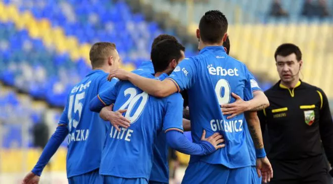 Само 13 "сини" на първата тренировка в Левски
