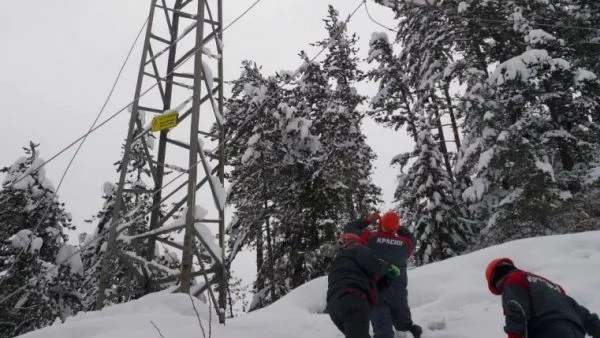 Петкова обвини снега за липсата на ток през зимата