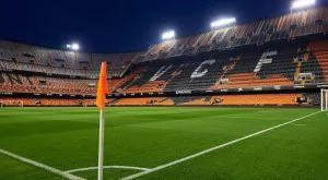 Барса и Атлетик може да играят на "Местая"