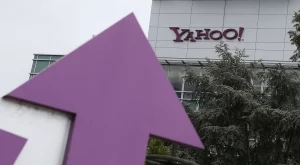 Yahoo със сериозен спад на печалбите 