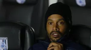 Роналдиньо става посланик на Барселона