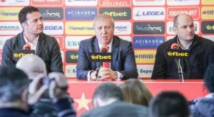 Официално: Стойчо Младенов остава треньор на ЦСКА