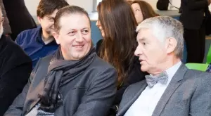 {{ otherArticle[0].article.title }}