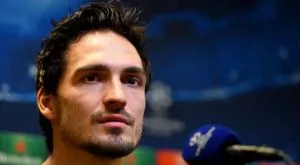 Матс Хумелс разкри ще става ли "червен дявол"