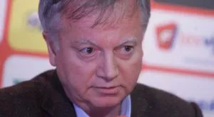 Инджов развързва кесията заради задължения към школата 