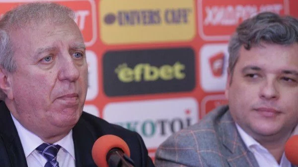 В ЦСКА се подиграха с журналисти, фенове и самия клуб