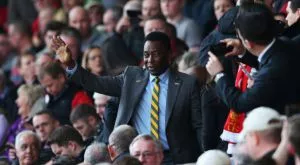 Оперираха легендарния Пеле