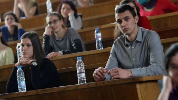 Увеличава се приемът на студенти