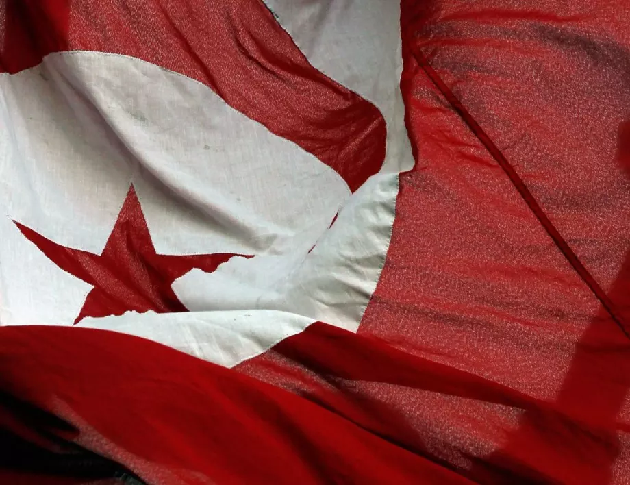 Трима европейски лидери обсъждат в Тунис проблемите на миграцията