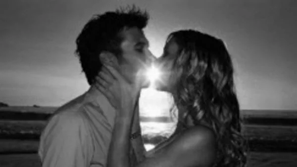 Как се целуват зодиите?